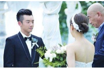 郑恺苗苗成婚白马王子与公主的梦境爱情穿521定制情侣服高甜